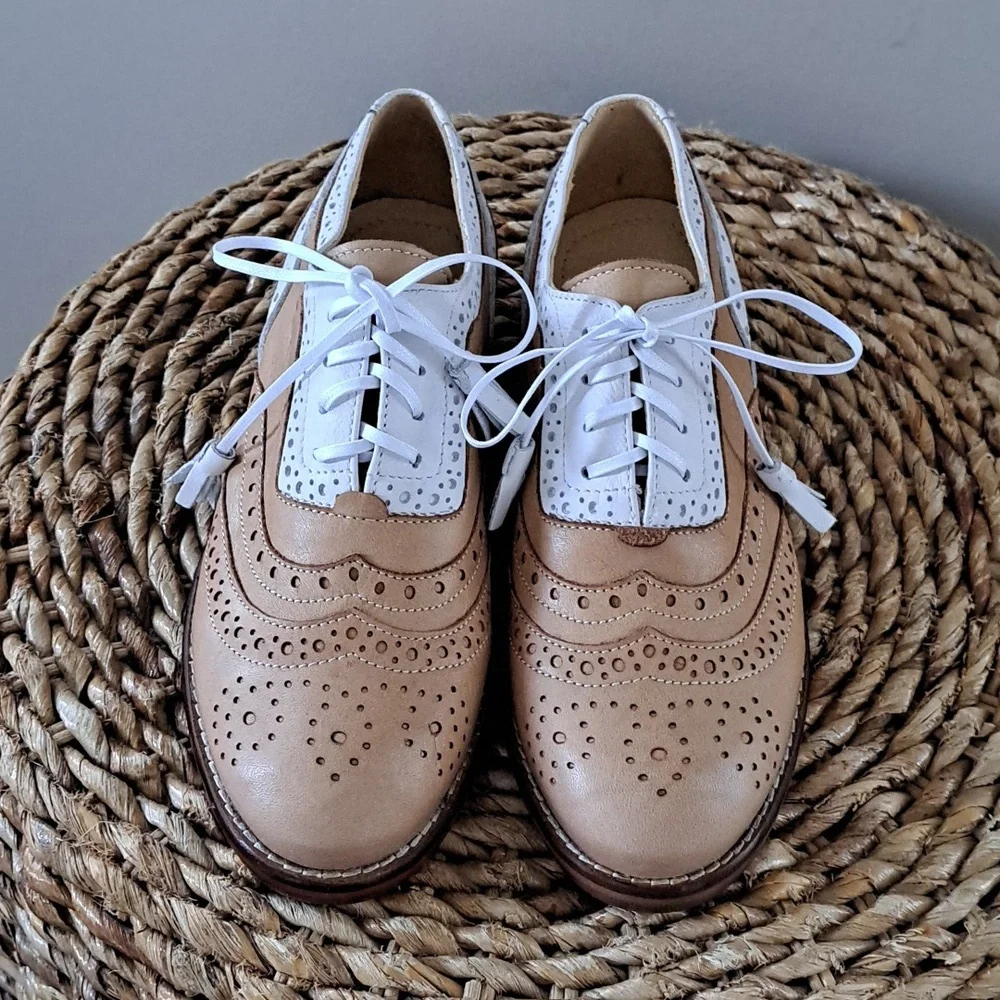 NWOT Girotti Womens Italian Tan/White Leather Wingtip‎ Oxford Shoes EU37US6.5